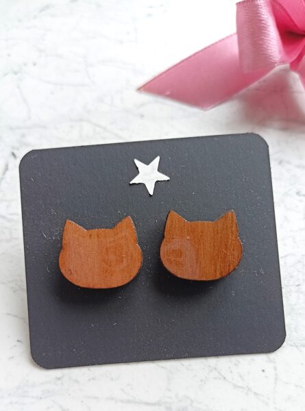  Brown wooden cat earrings