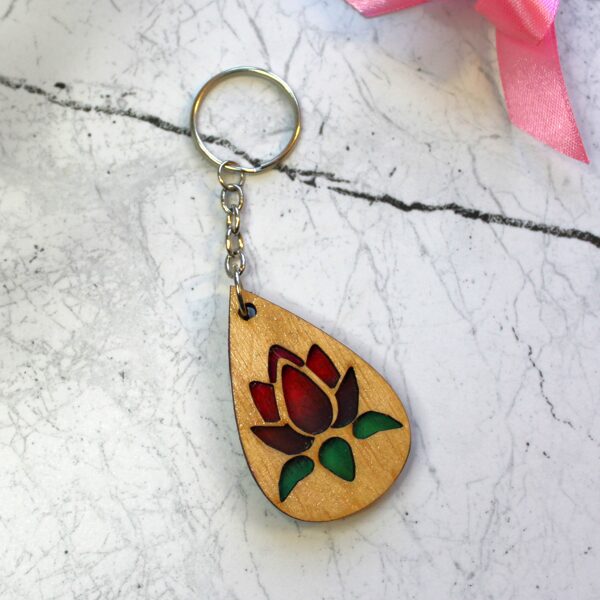 Wooden key chian Water Lily